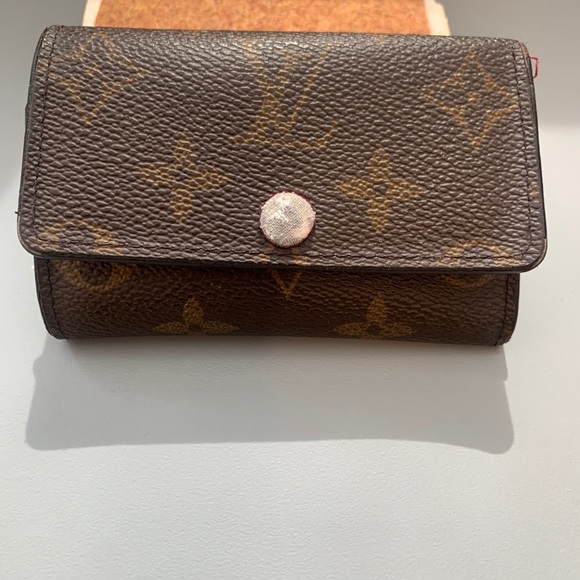 Louis Vuitton 6- Keyholder - Picture 10 of 10